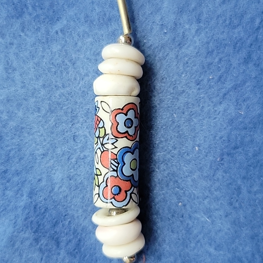 Vintage Flower Bead And Puka Shell Necklace 15 in. - Picture 5 of 9
